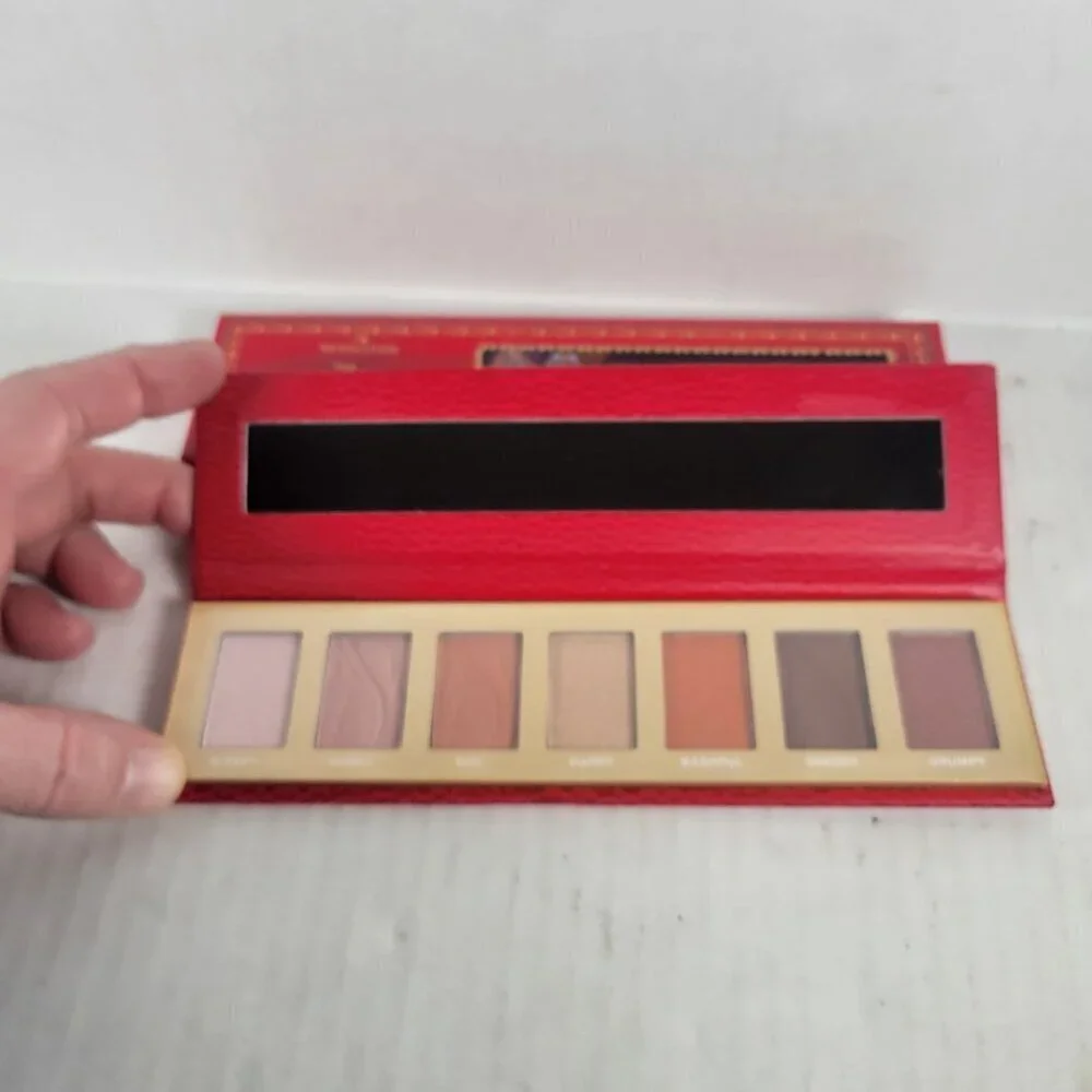 I Heart Revolution Disney Snow White And The Seven Dwarfs Eyeshadow Palette